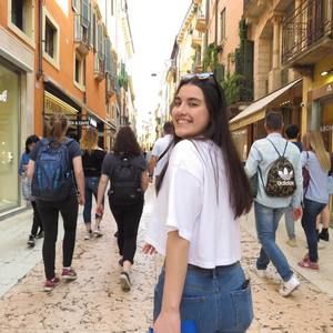 Meet your Posher, Marina